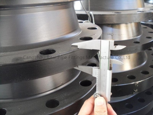 La longue bride ASTM A105 de cou de soudure de visage augmentée 6 par pouces a forgé l'acier
