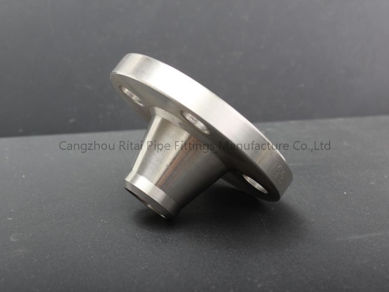 Le cou de soudure d'acier au carbone du CS SS400 WN de norme ANSI bride 150lb-2500lb 1/2 » - 72&quot;